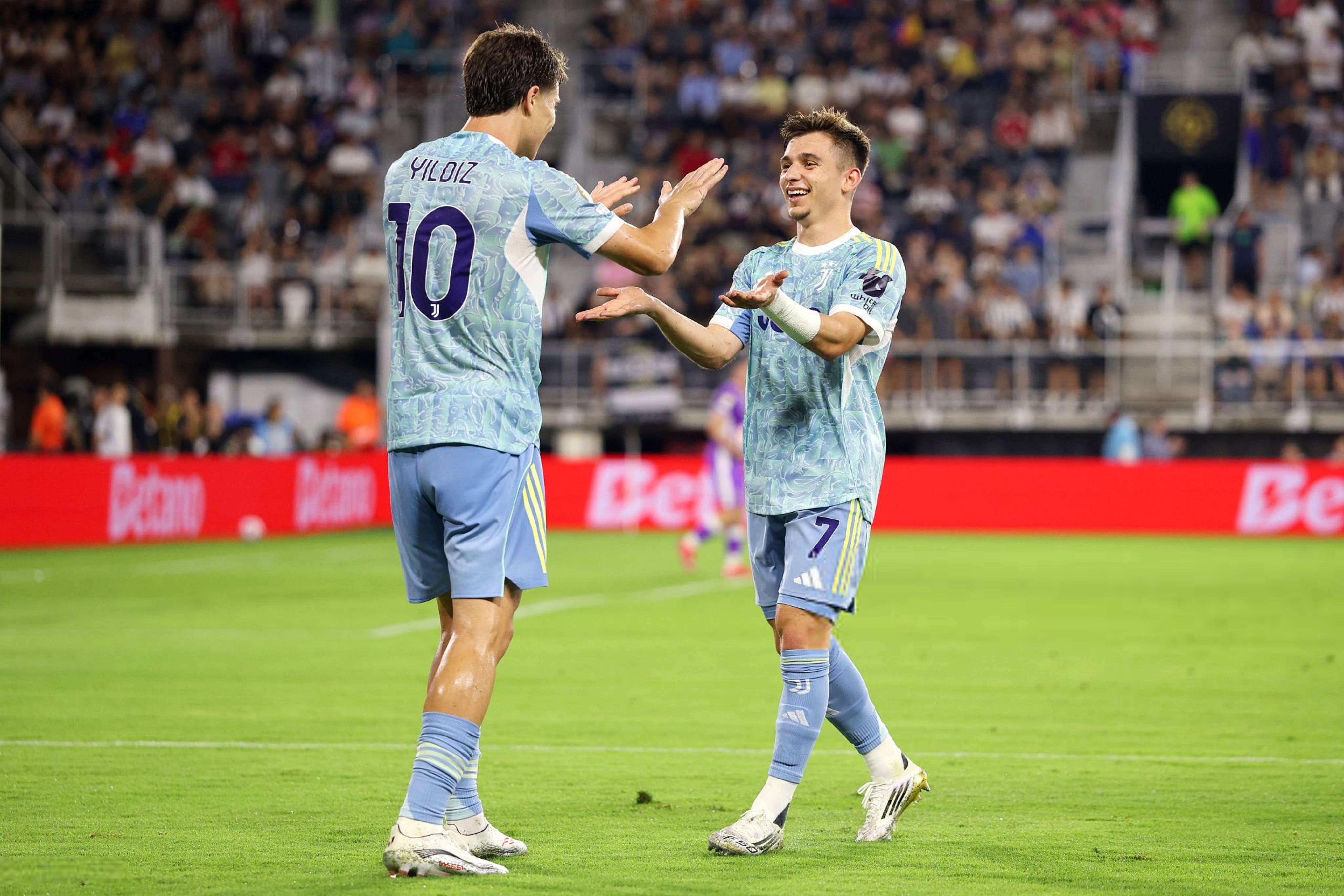 乐鱼体育官网-尤文关键一役惨遭绝杀，球迷难掩失望，有些问题不断社会.-乐鱼体育官网