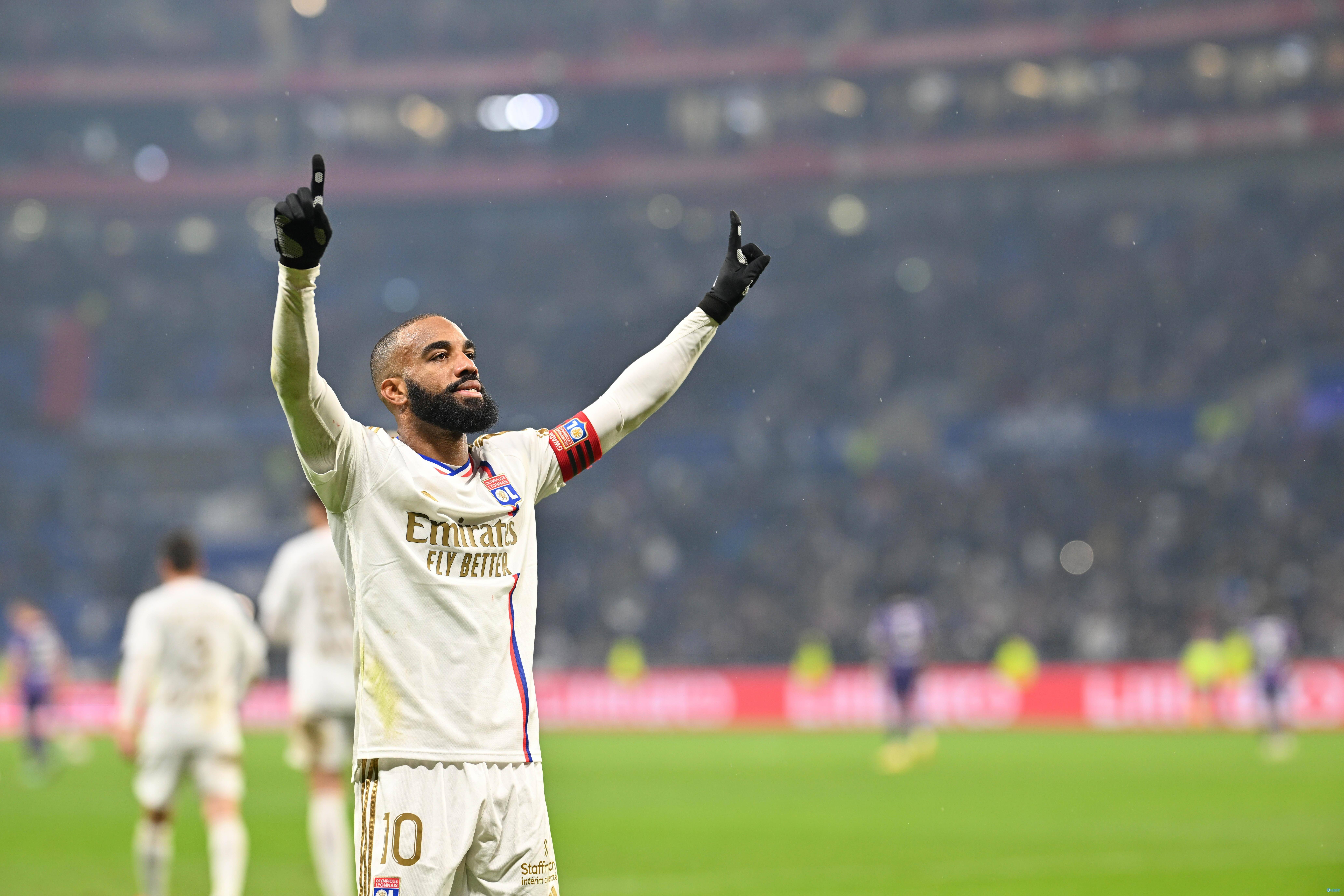 乐鱼体育线上网站-关于赛地聚焦：西甲集结日热度飙升；里昂伤情更新；目标明确；阵容厚度经受考验的信息-乐鱼体育线上网站